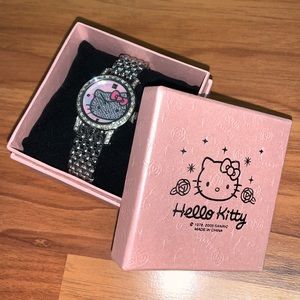 Brand New in Box Hello Kitty by Sanrio Mother of Pearl Silver Watch